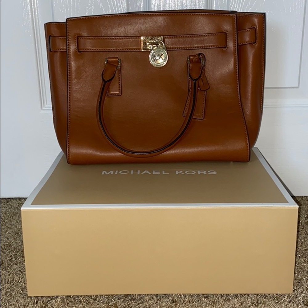 NEW MICHAEL KORS PURSE